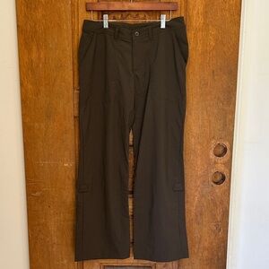 Patagonia women’s grayish brown Cargo Pants hiking camping 6